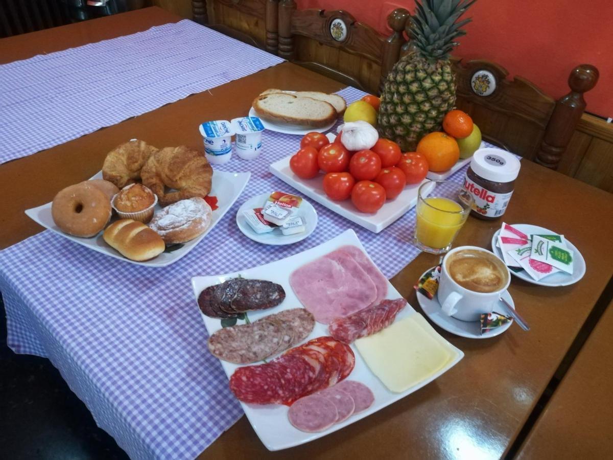 Hostal Porta De Nuria Рибес де Фресер Екстериор снимка