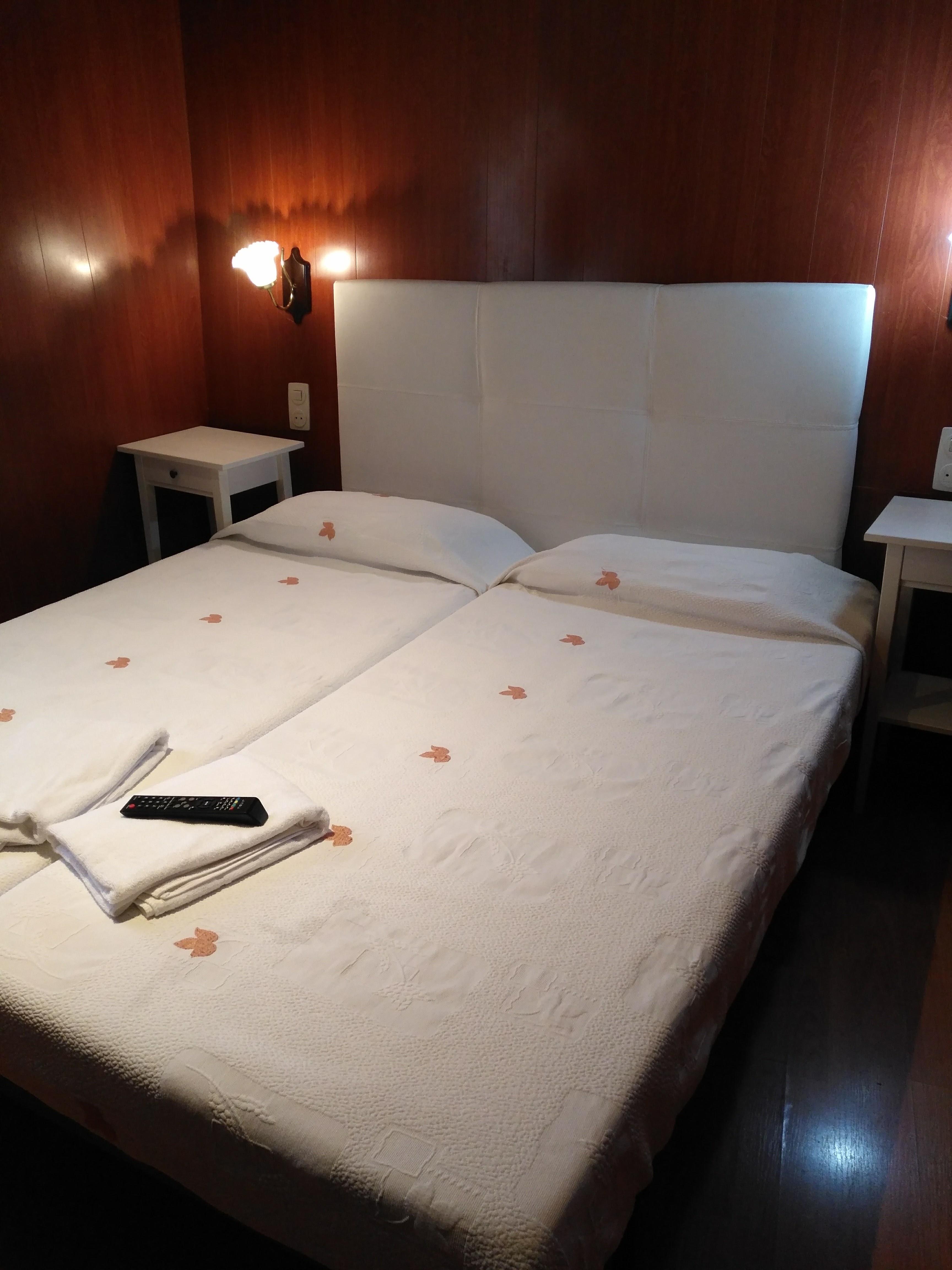 Hostal Porta De Nuria Рибес де Фресер Екстериор снимка