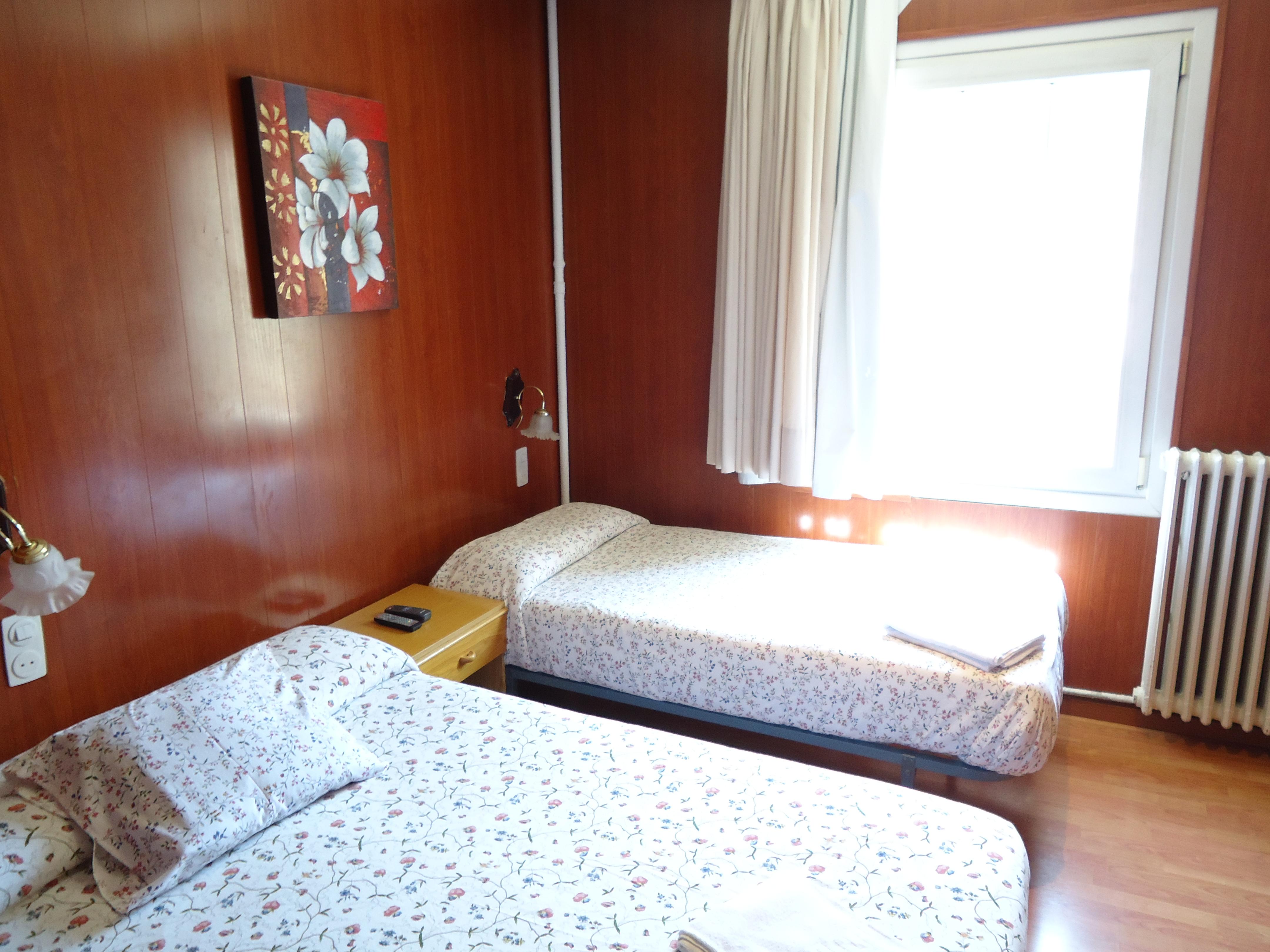 Hostal Porta De Nuria Рибес де Фресер Екстериор снимка