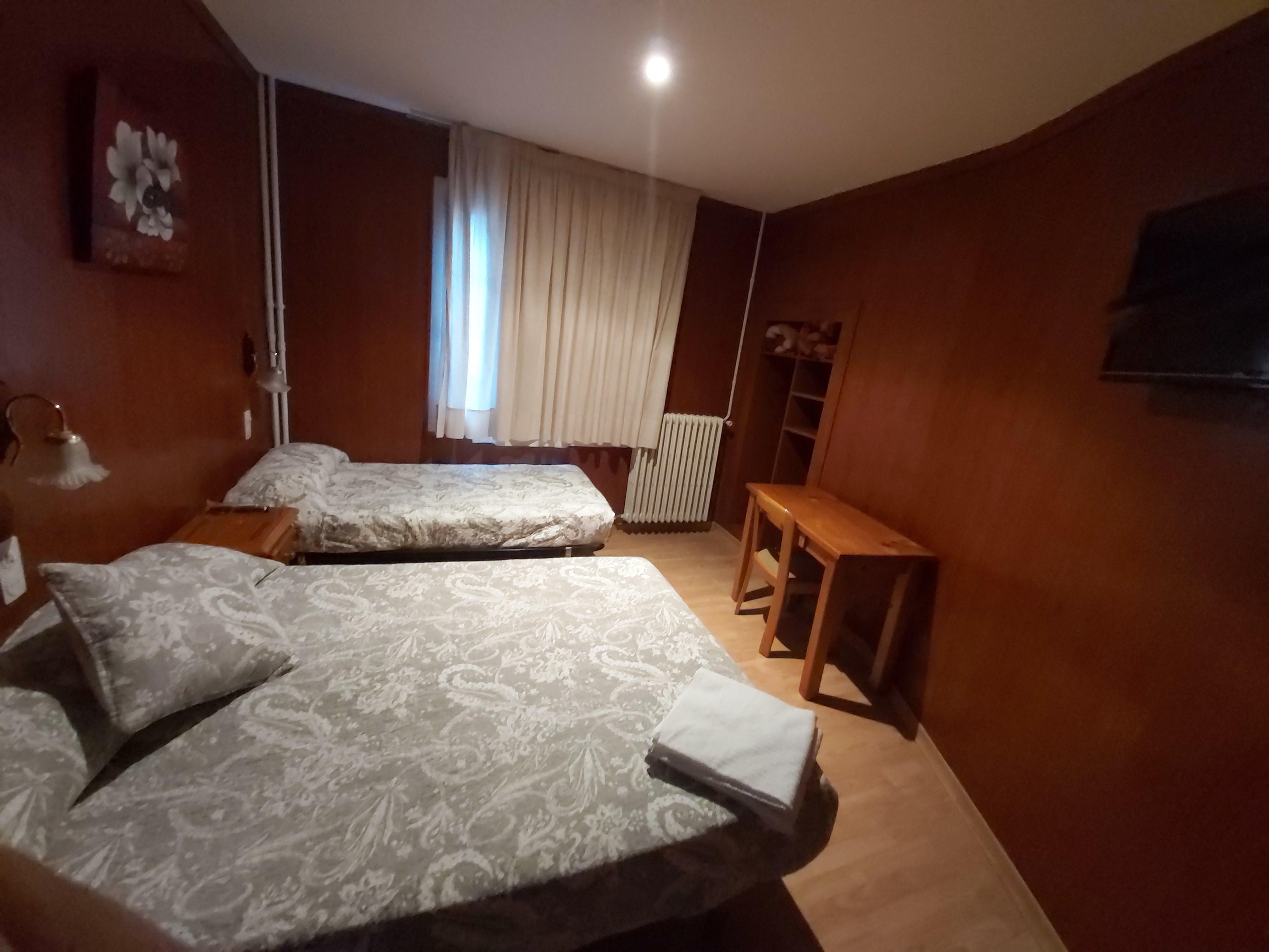 Hostal Porta De Nuria Рибес де Фресер Екстериор снимка