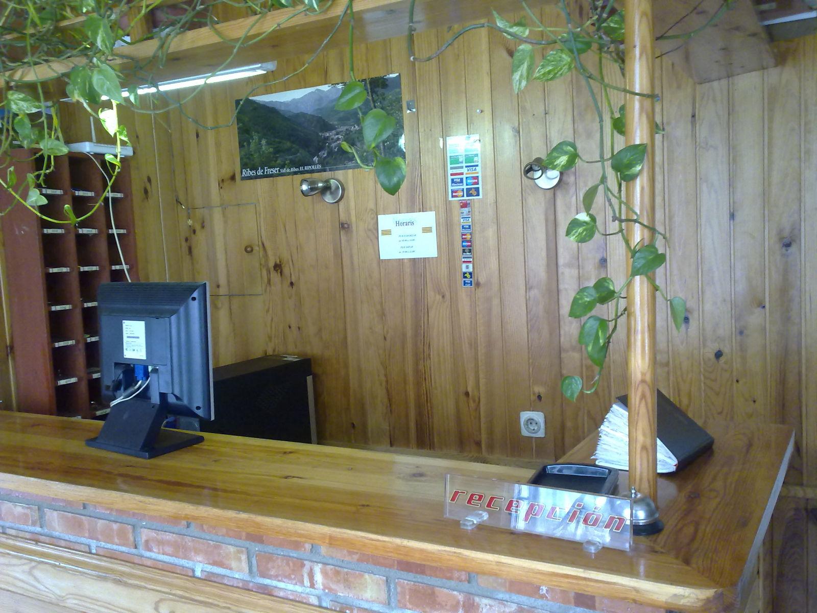 Hostal Porta De Nuria Рибес де Фресер Екстериор снимка