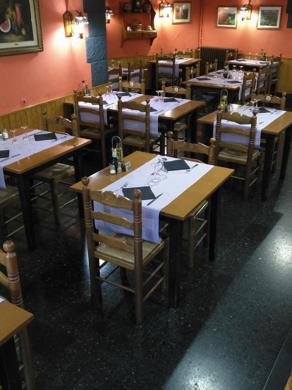 Hostal Porta De Nuria Рибес де Фресер Екстериор снимка