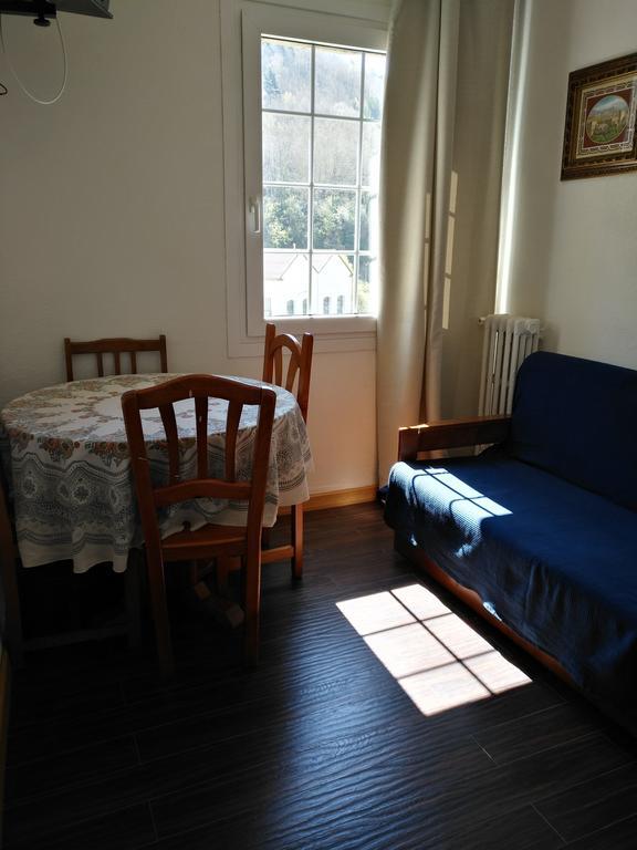 Hostal Porta De Nuria Рибес де Фресер Екстериор снимка