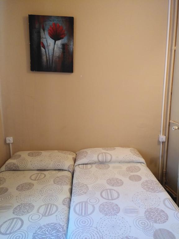Hostal Porta De Nuria Рибес де Фресер Екстериор снимка