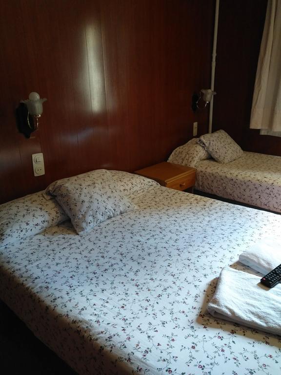 Hostal Porta De Nuria Рибес де Фресер Екстериор снимка